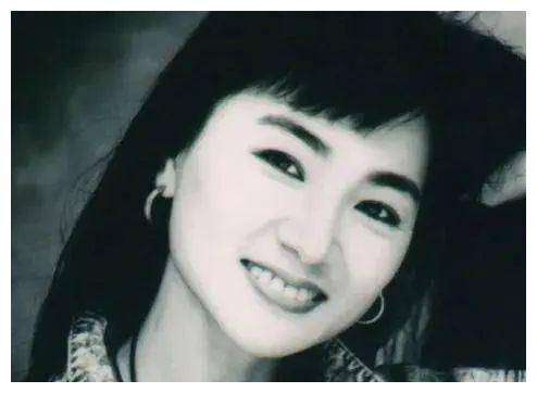 与邓丽君齐名,嫁大14岁丈夫,死讯被隐藏1个月_凤飞飞_赵宏琦_歌迷