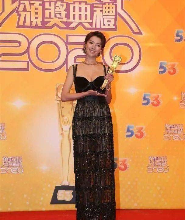 蔡思贝逆转赢视后王浩信再夺视帝