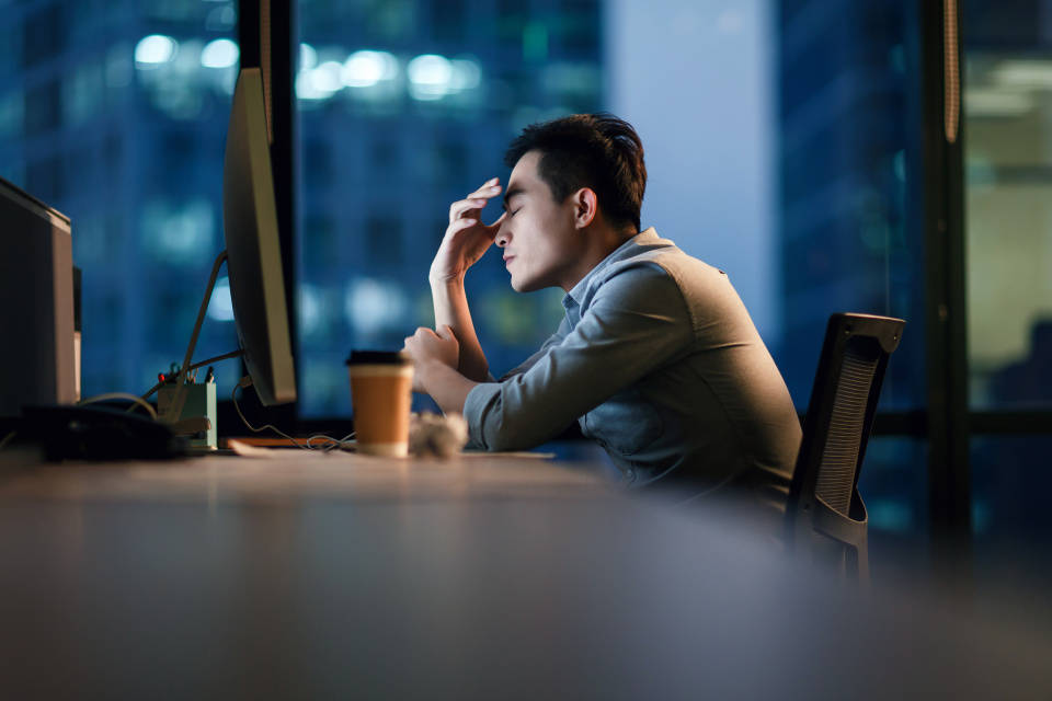 原创同事扛不住加班提了离职领导却说多加班是因为看重你年轻人要多吃