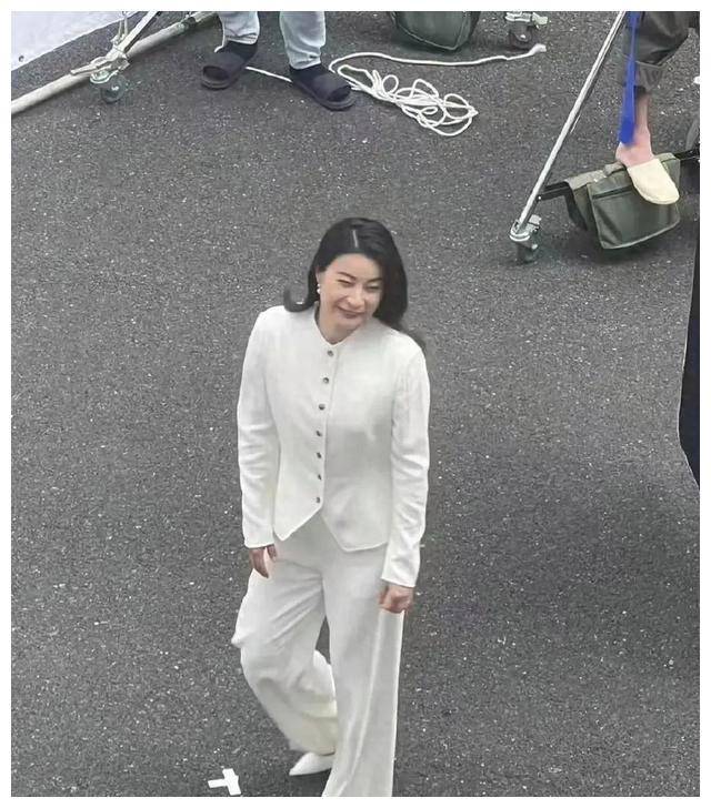 43岁郭晶晶被质疑不好看笑起来眼睛睁不开但这一点她赢了