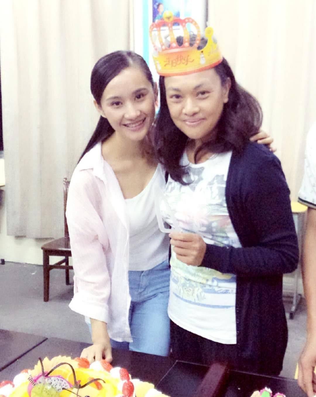 原创史可晒好友聚餐照身材瘦了变漂亮但满脸蜡黄和皱纹一点不装