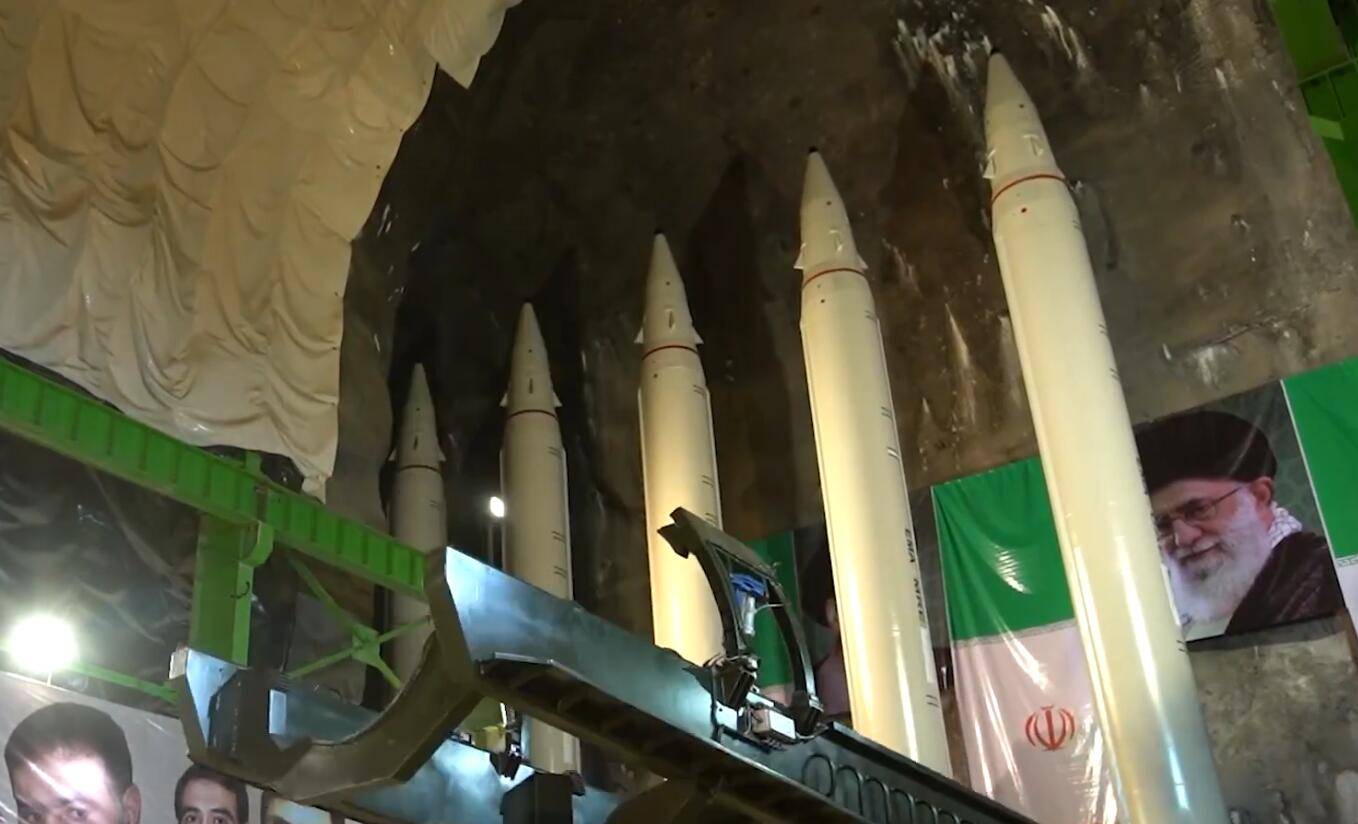 伊朗调兵遣将,以色列紧急撤兵,大白天的以色列街道空无一人_防空导弹