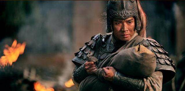 原创吕布背上绑女白门楼突围为何不能像长板坡赵云那样怀抱阿斗杀个七