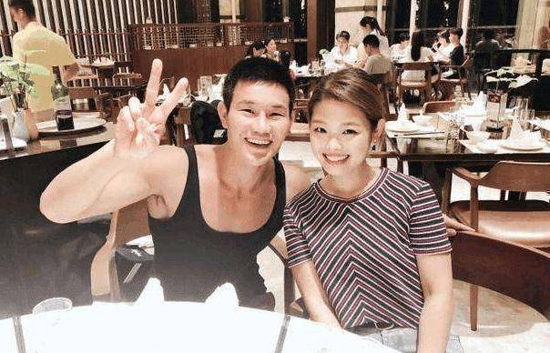 一个有型一个女大十八变,简直是丑小鸭的逆袭_谢孟伟_王莎莎_什么