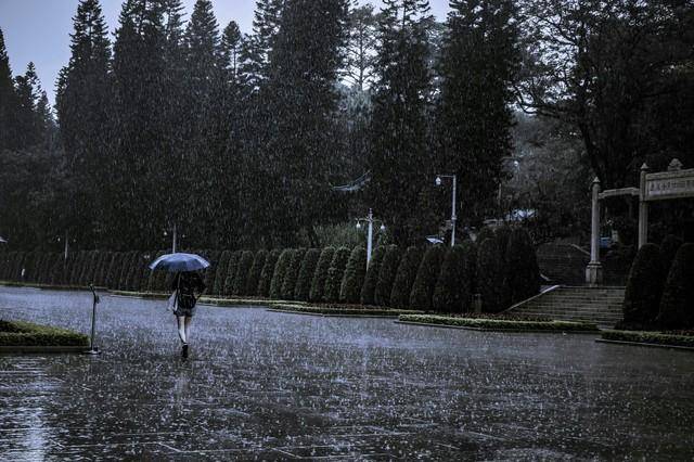 未来4月11日～14日上海:天气突变,阴雨绵绵何时休?受不了!