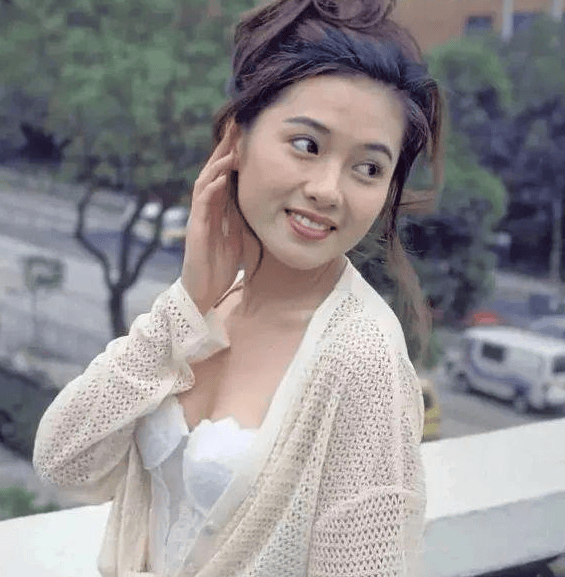 真闹挺从学生情人到三级影星女神李丽珍至今未婚