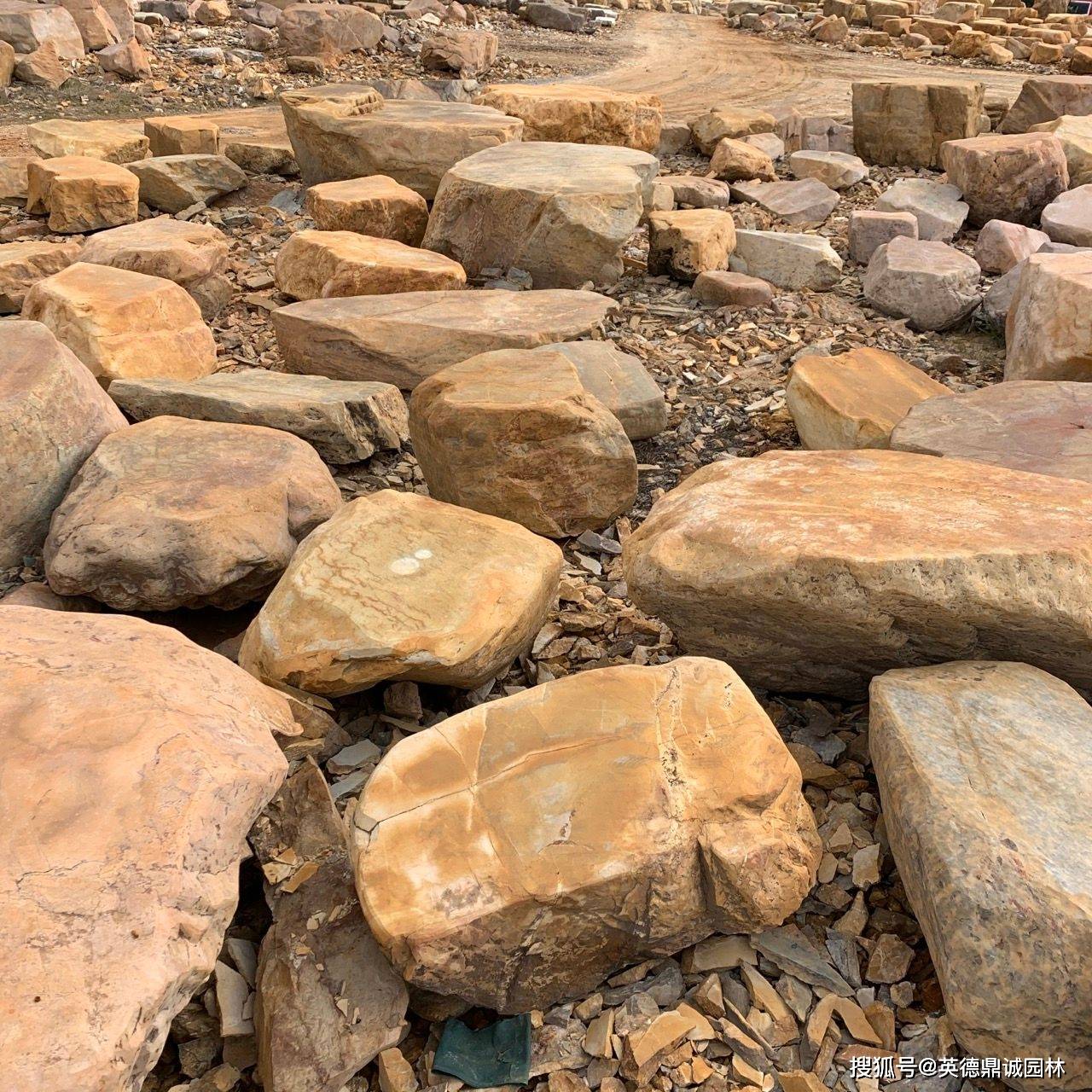 吨位黄蜡石原石产地园林加工切片溪流驳岸平面石