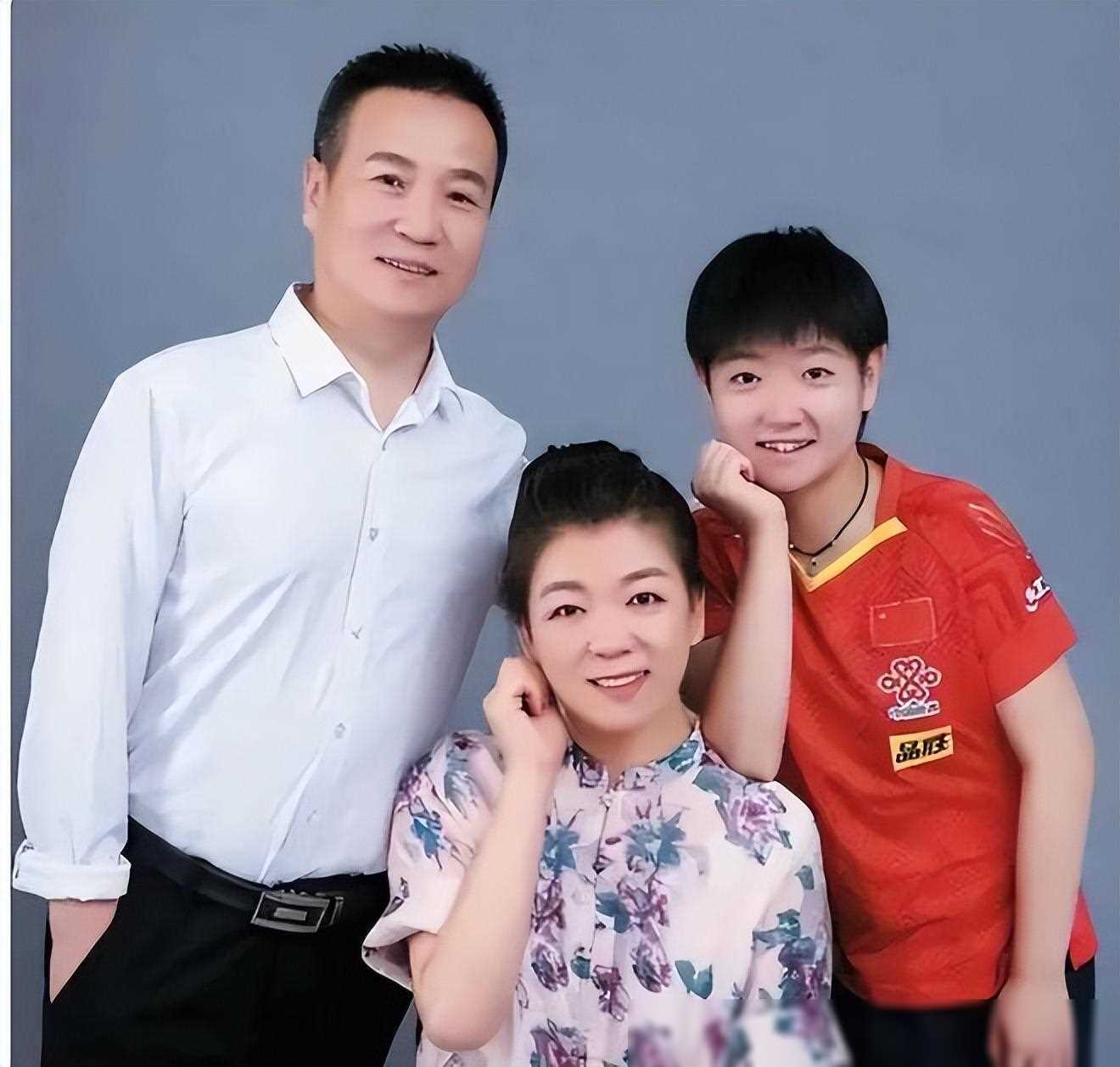 孙颖莎的成功之路:冥冥中的天意与无心插柳_父母_孩子_乒乓球