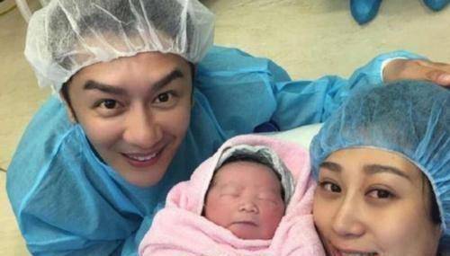 陈浩民让妻子五年生四胎扬言还要备孕五胎知道原因后非常无语