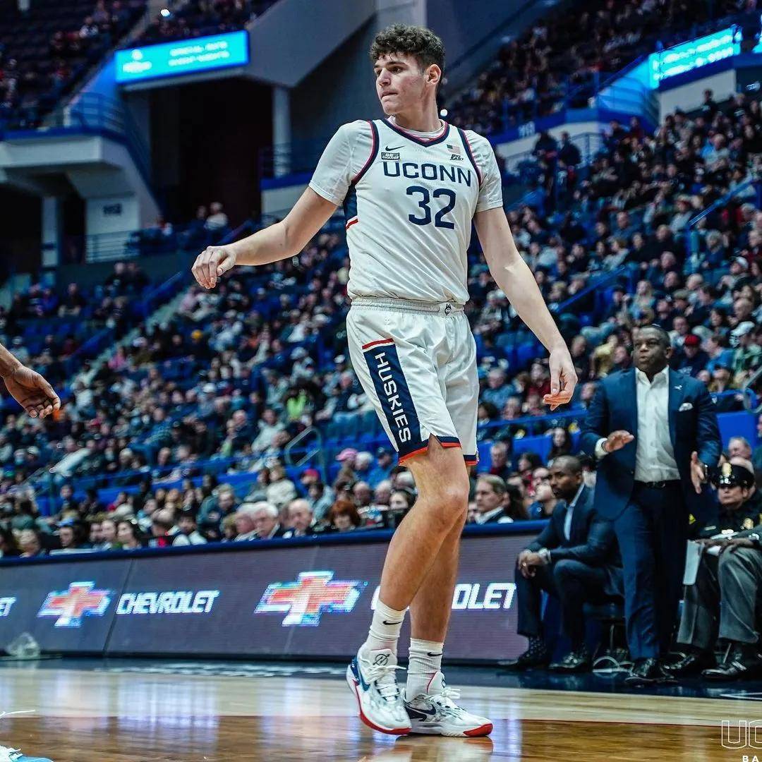 碾压夺冠!为了这场决赛,nba停赛一天_埃迪_扎克_比赛