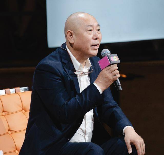 在近期的节目里,演员大鹏就提出来了一个话题,对此他表示"现在舆论都