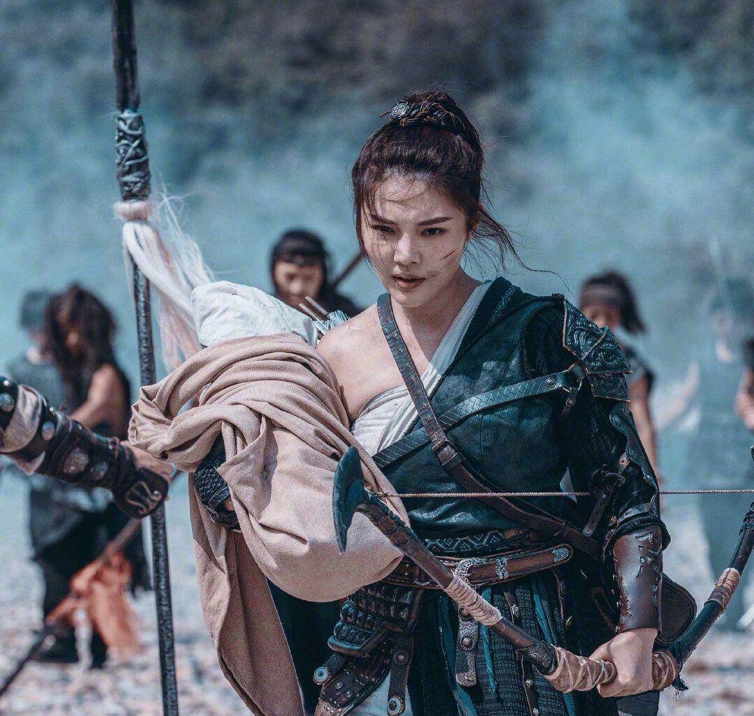 一组图片引起了巨大的争议,原来她发布的是电影《战神赵云》中的剧照