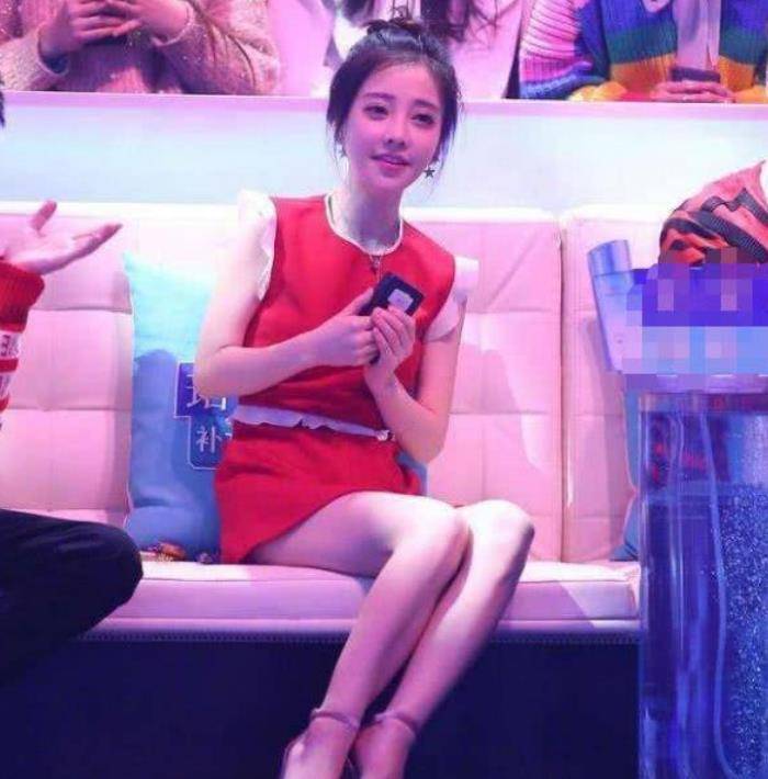 大家如果经常看直播,那么一定对冯提莫不陌生,如今的