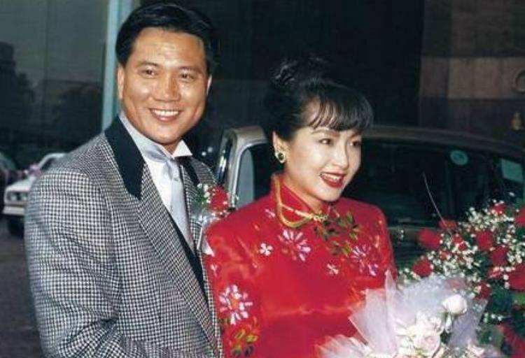 原创万梓良幼年被送养一婚恬妞周星驰做伴郎2婚小16岁空姐