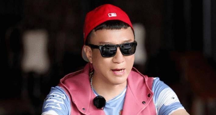 在这部影视作品中,孙红雷与巩俐的吻戏堪称天作之合.