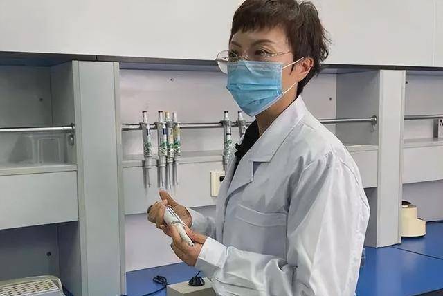 原创dna女鉴定师邓亚军见证数万男人儿子非亲生相比爱情更信欲望