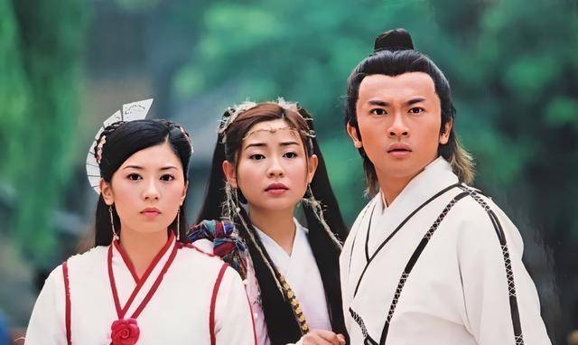 在冰火岛上,周芷若盗取十香软筋散和刀剑,周芷若没有错误,应该是个人