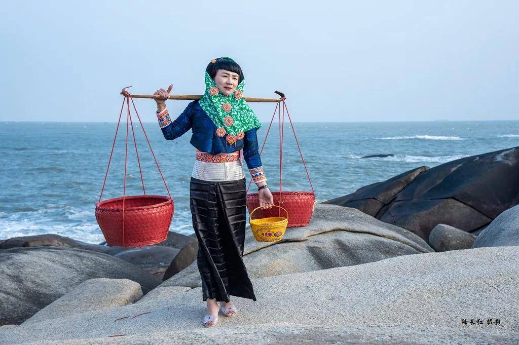 行摄福建土楼舞龙土楼烟花惠安女山腰盐厂浔埔女霞浦滩涂摄影团