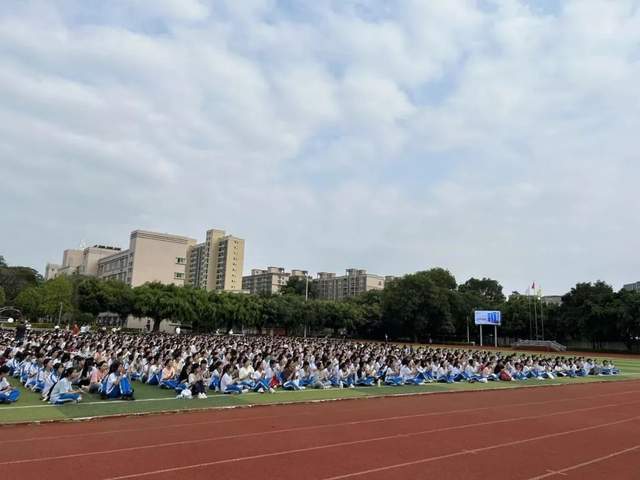 汕头大学附属中学图片