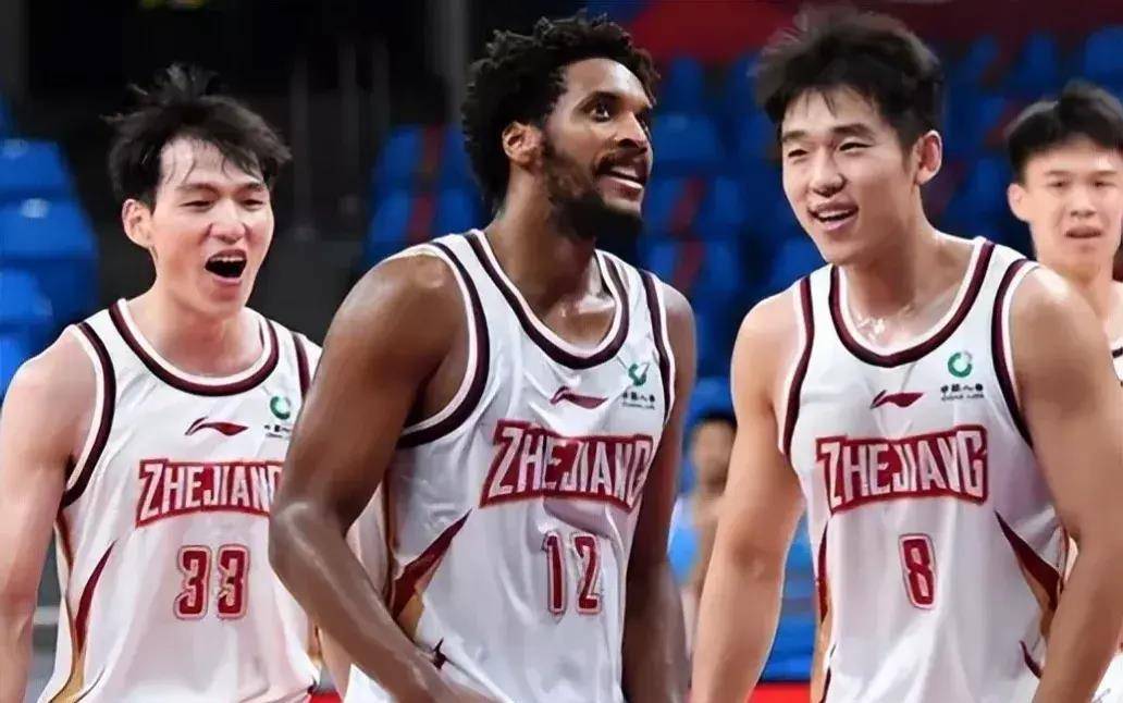 浙江队12连胜只因一人复出,场均10 5却让球队质变,总冠军有望_刘泽一