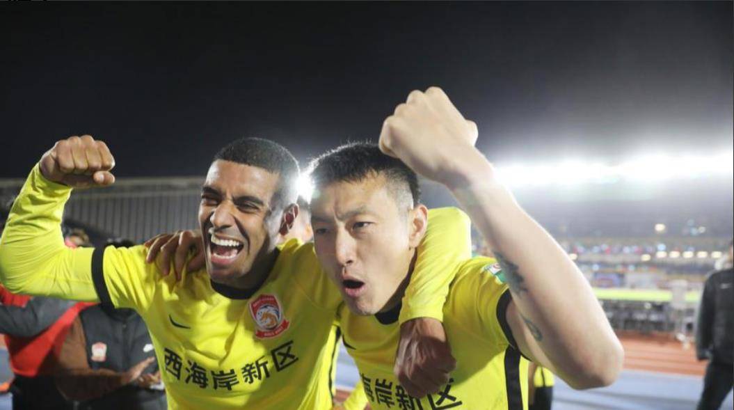 原创一个伤病满营一个一分未得不一样的齐鲁德比一样的同病相怜