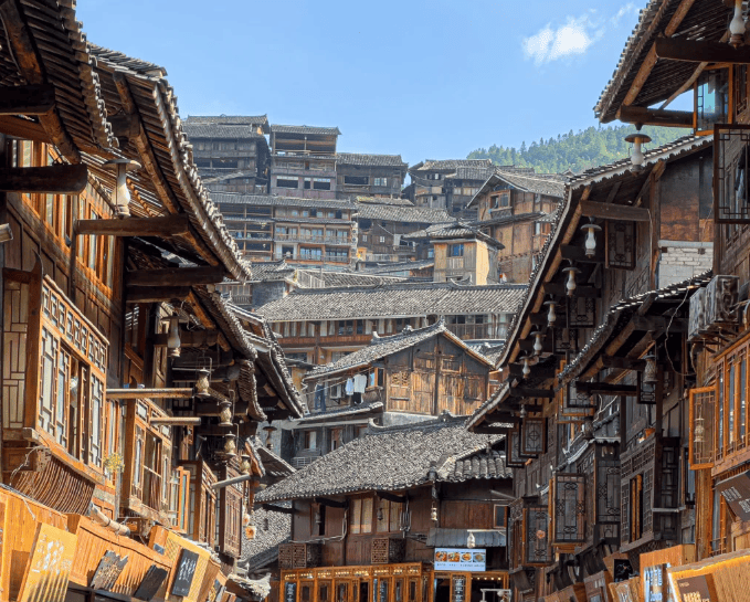 总的来说,这些苗寨都是贵州旅游的亮点,每个都有其独特的魅力和特色.