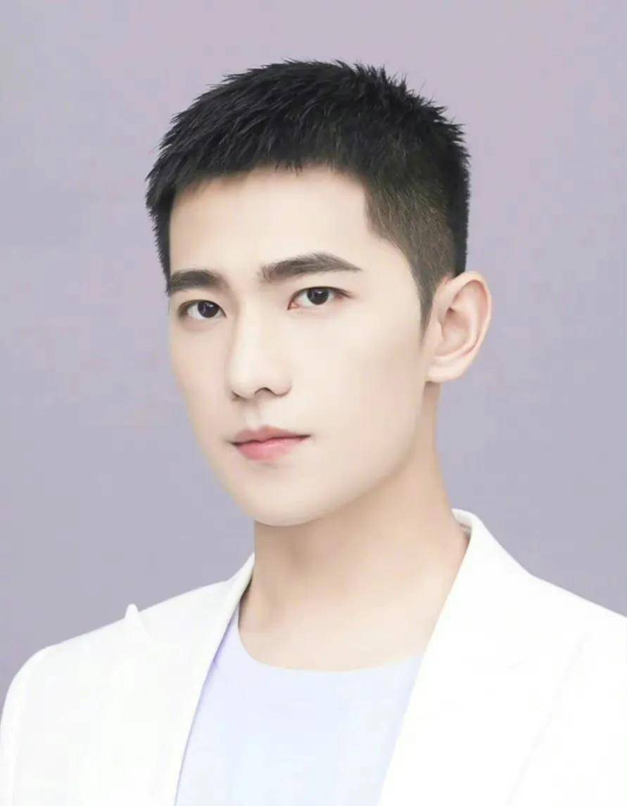 原创明星剪寸头最考验颜值颜值不高不敢剪肖战李现龚俊颜值变化大