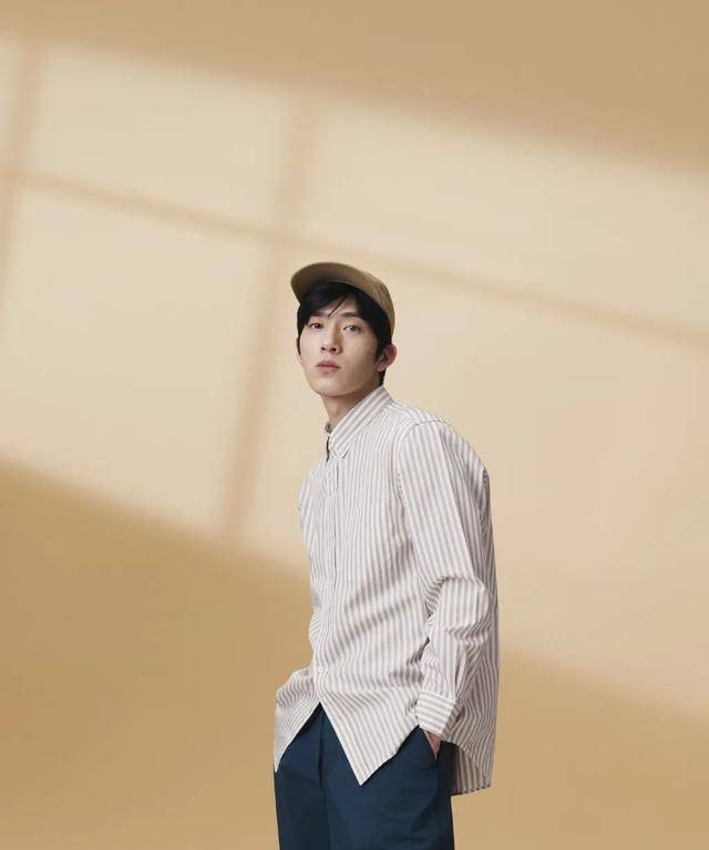 原创井柏然秀春装九套私服连着换照着他这么穿帅过一个春天