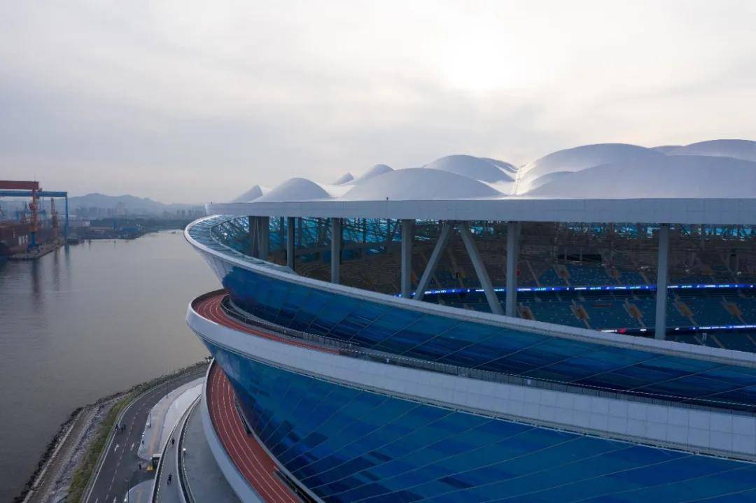 大连梭鱼湾专业足球场详细介绍转自ga环球建筑