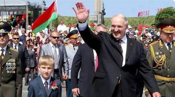 原创普京年过七旬没有子女没陪在身边他的一天是怎么度过的