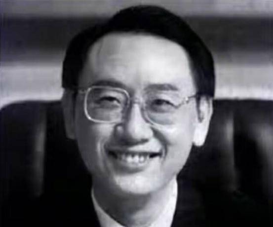 他卖窗帘赚5亿,娶女明星,建豪宅,56岁去世,给儿子留几百套房_汤君年