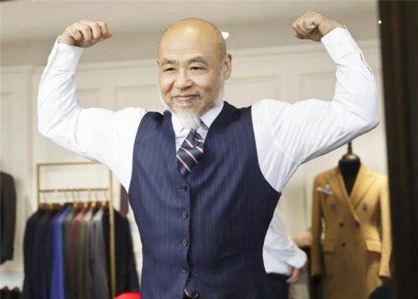 身材转变让徐智林坚定了锻炼的信念,他在24年的的