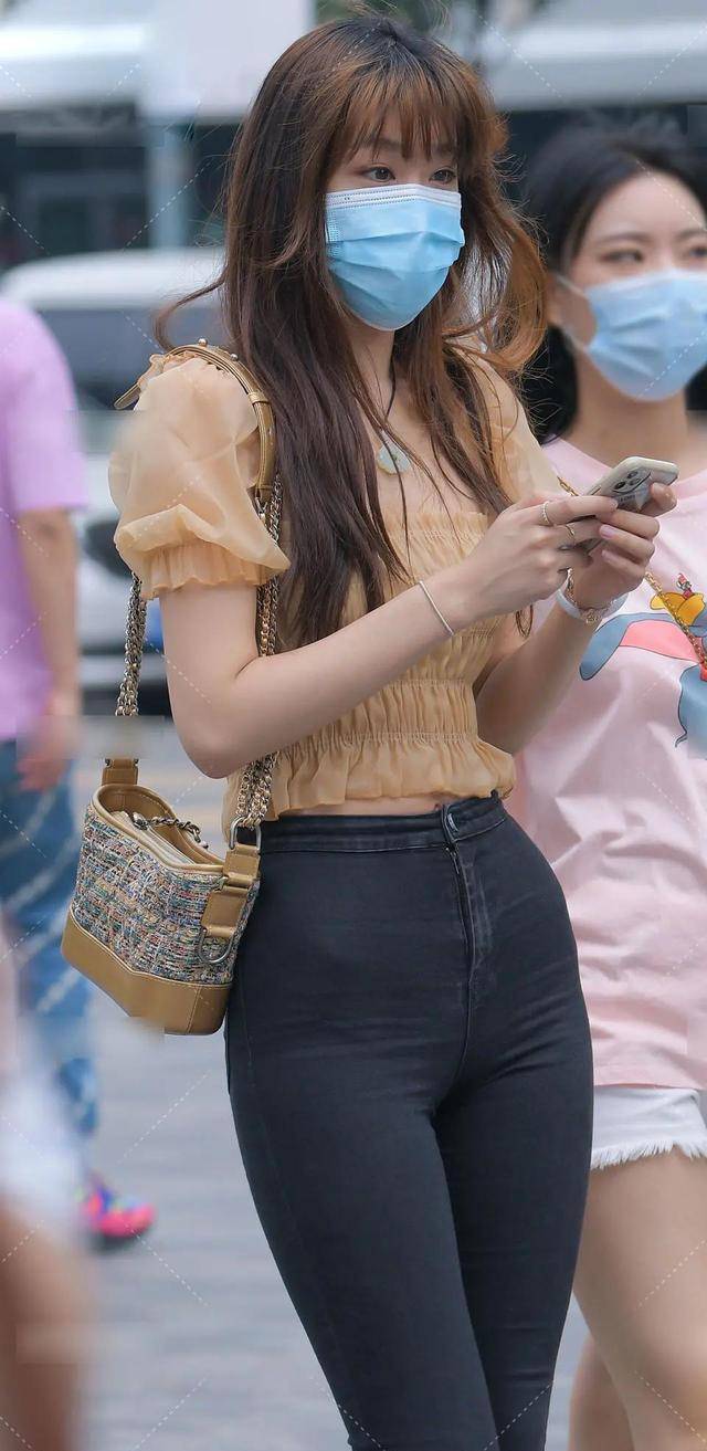 原创时尚牛仔裤搭配雪纺衫微胖女孩也能穿出窈窕身材好看又撩人