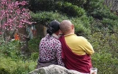 按理说,大清灭亡,最迫切想复辟的人就是满遗.