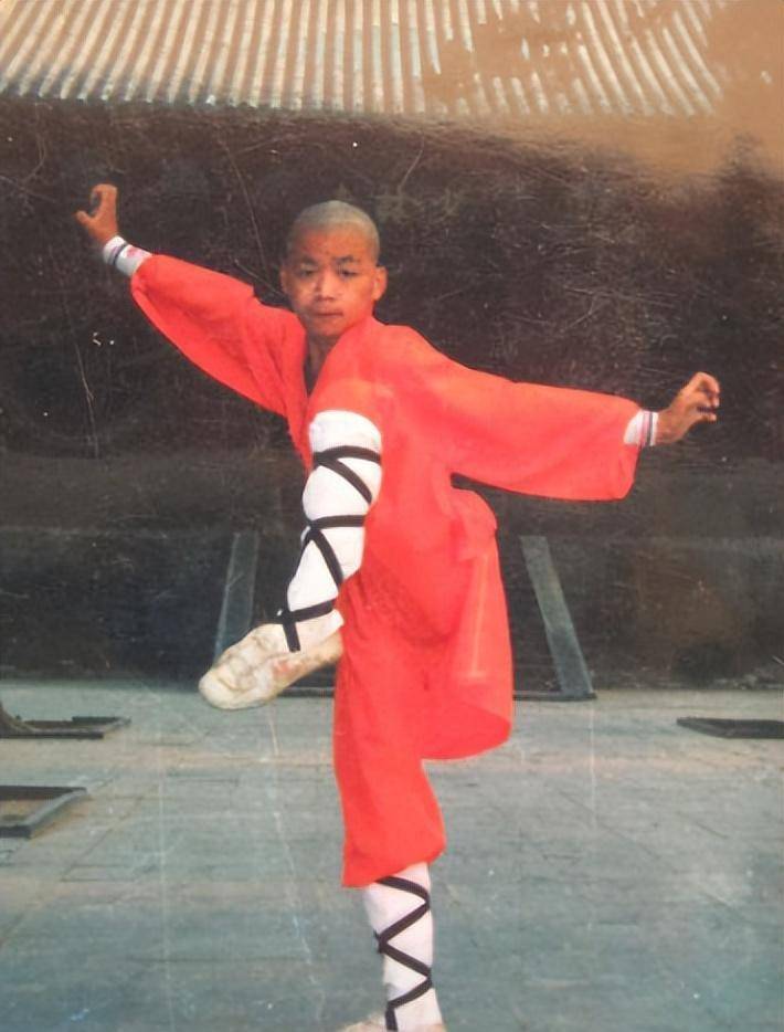 从少林寺的小武僧,到在北影厂门口等活的临演,王宝强宁愿少吃一段饭也