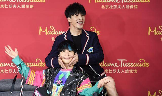 原创大张伟蜡像有胡子吴磊蜡像脏兮兮被蜡像坑的最多的其实是他