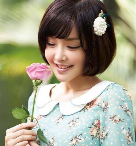 原创宅男女神金善英凭借时尚片博取关注大方公开承认整容