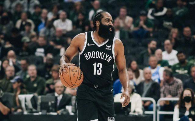 雄鹿在第一节一度以31:12领先篮网19分;好在篮网这边哈登开始了单打