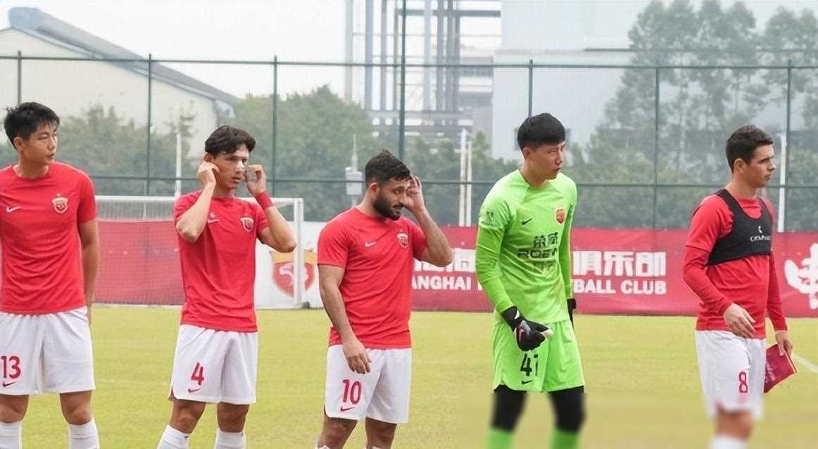 陈彬彬和傅欢新赛季替补未获出场机会,球迷感到遗憾_李明_陈志钊_王彤