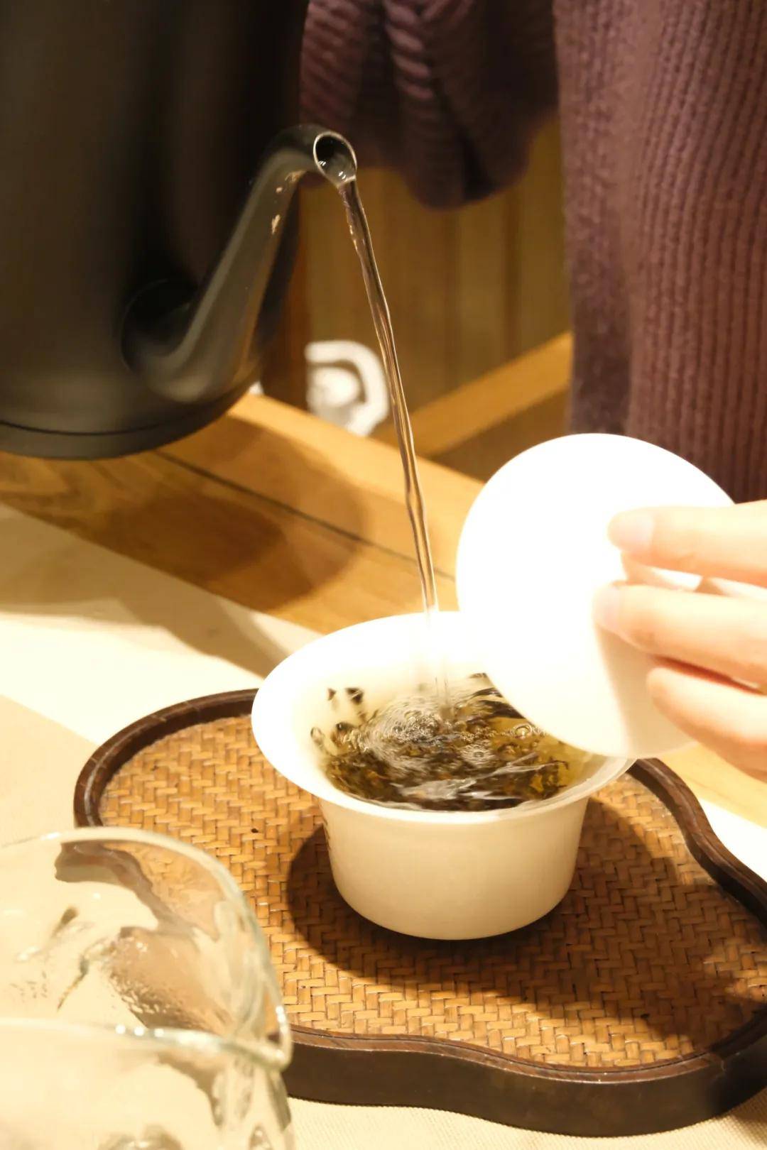 茶艺师泡茶照片图片