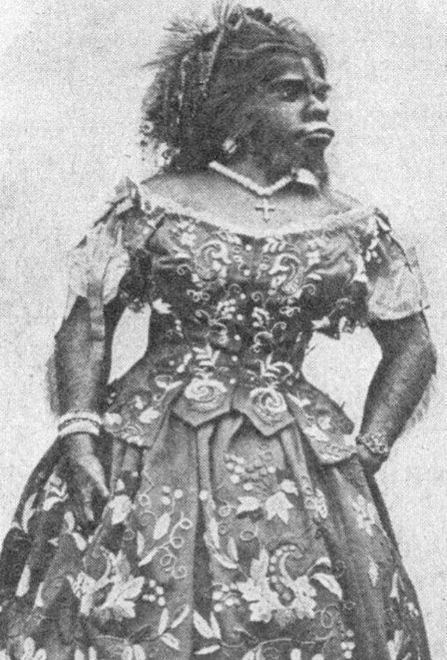 原创被称为最丑女人拒20个求婚者一生被当摇钱树死后被制成标本