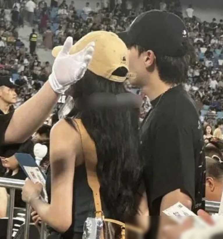 原创孙怡宣布分手疑似插足感情遭前男友曝光