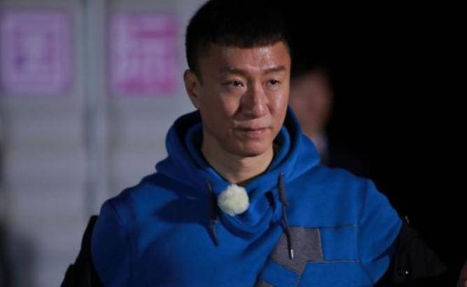 若说沈傲君乃美人胚子,与这样的佳人接吻,理应是一件令人愉悦之事.