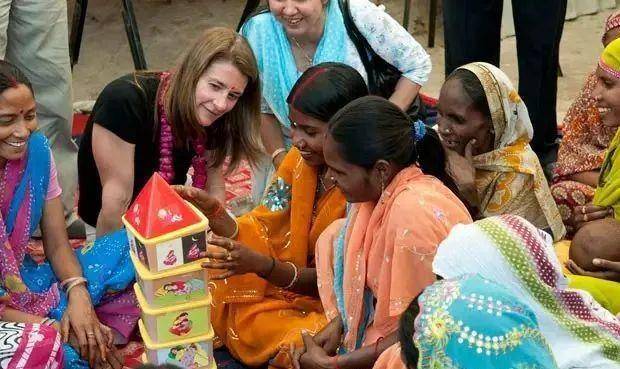 比尔盖茨和相伴27年妻子离婚8000亿财产待分割背后有何隐情