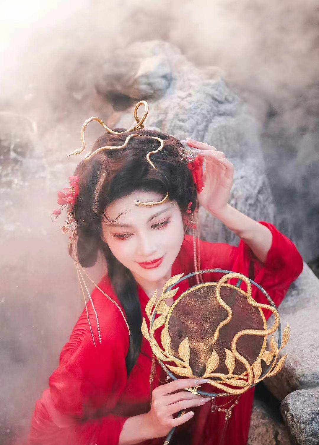 与凤行她一身红衣美得冒泡3搭赵丽颖火了真的是媚骨天成