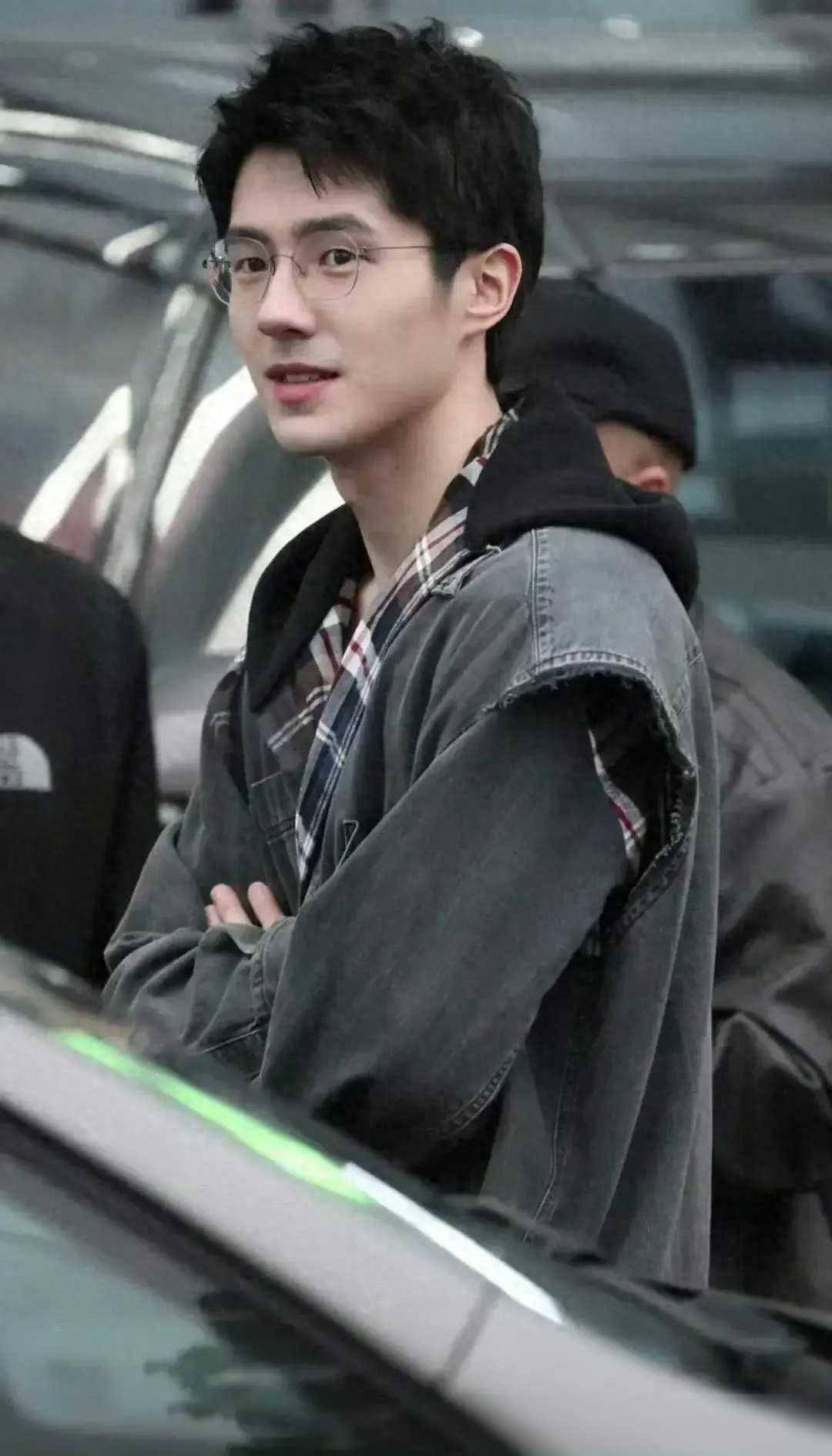 原创刘昊然与周冬雨分手后颜值回春那种少年感又回来了好帅