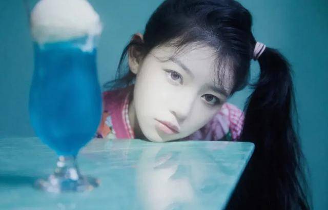 但这次的韩女团人均年龄才18岁,多数未成年,最小的也才16岁.