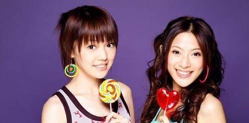 比起歌手,她们俩作为演员的名气更大.