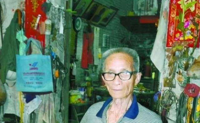 新中国第一个万元户黄新文被权威媒体报道如今现状如何