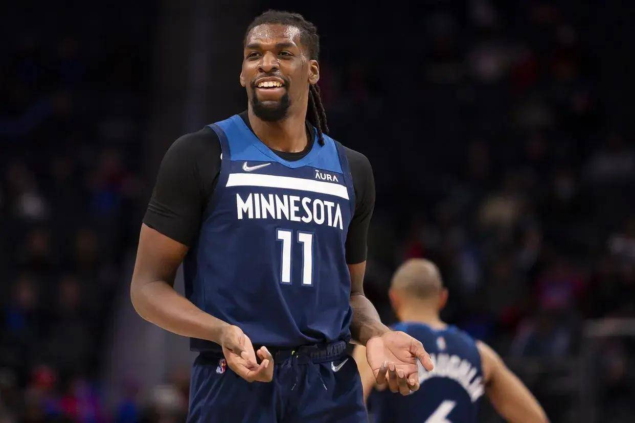 一打湖人就来劲纳兹里德16投12中三分8中6爆砍31分11板